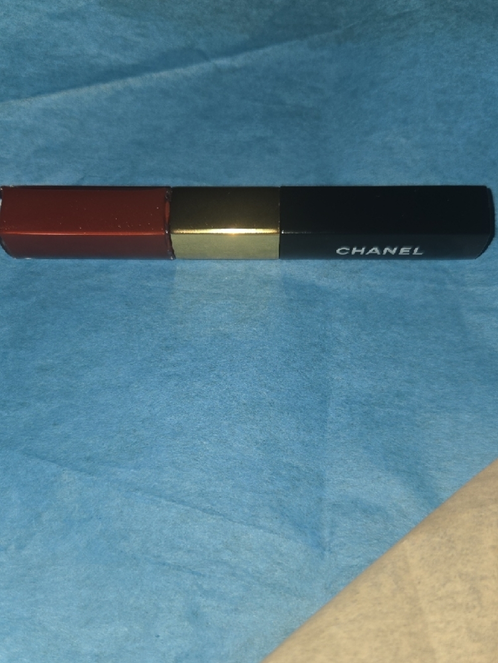 CHANEL Dual-Ended Lip Color in Shade 180 Passionate Red - Picture 2 of 10